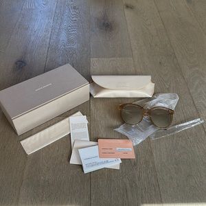 EUC gentle monster lovesome tale S1(1M)GD with original packaging